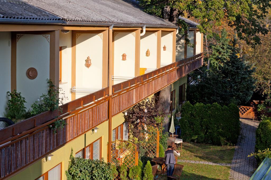 Appartementhaus Witzmann Bad Voeslau Esterno foto