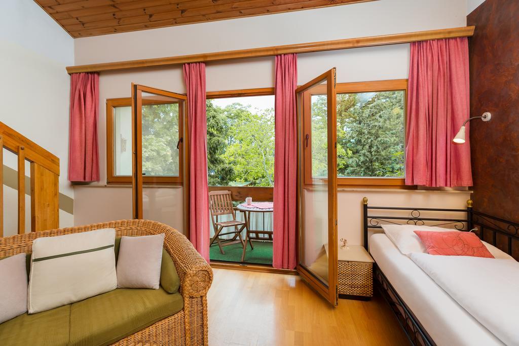 Appartementhaus Witzmann Bad Voeslau Esterno foto